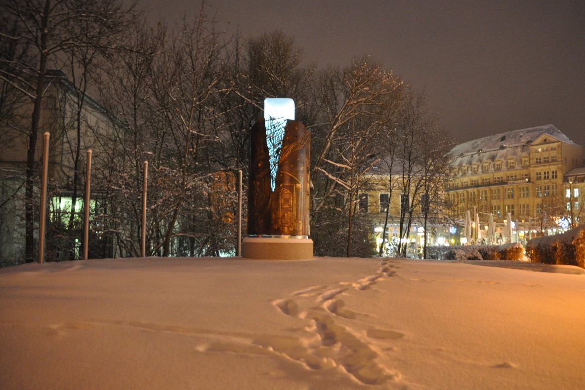 Denkmal bei Nacht. Foto: M. Reissmann